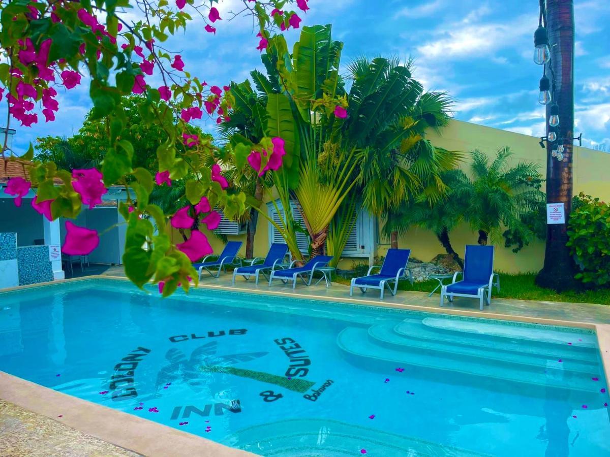 Colony Club Inn & Suites Насау Екстериор снимка