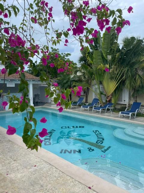 Colony Club Inn & Suites Насау Екстериор снимка