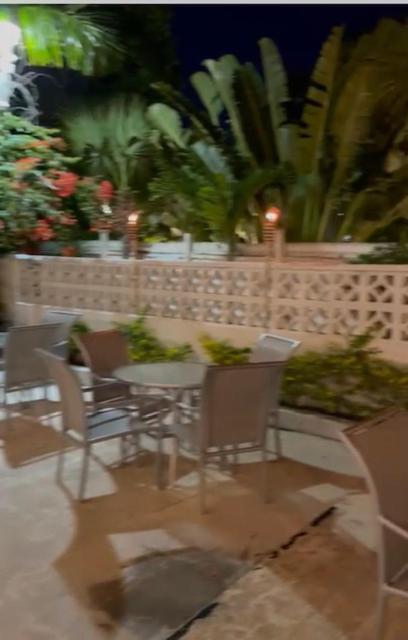 Colony Club Inn & Suites Насау Екстериор снимка