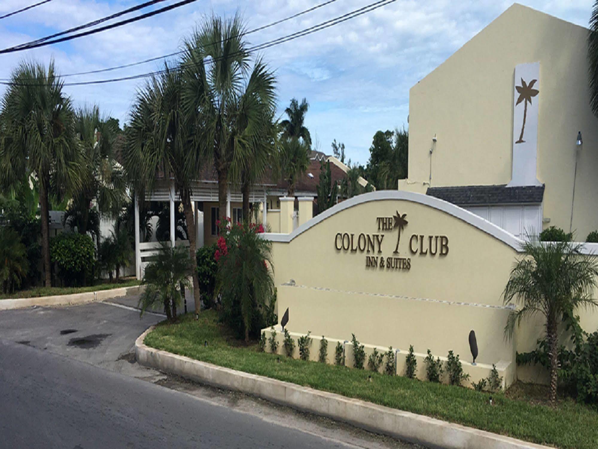 Colony Club Inn & Suites Насау Екстериор снимка